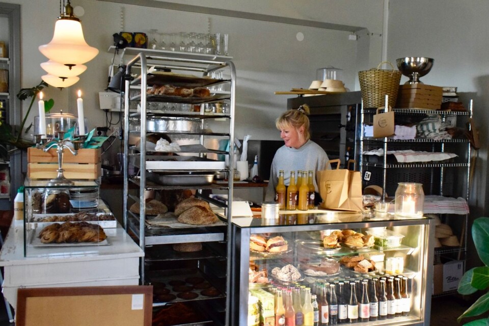 Anna Ekströmer öppnade Kaffeterian Broby i september 2019.