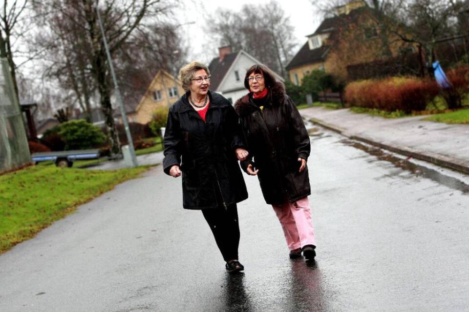 Evy Erlandsson och vännen Ilse Johansson är två av dem som är med och drar igång en lokalavdelning för Riksförbundet för änkor och änkemän.