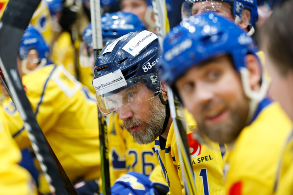 Peter Forsberg och Henrik Zetterberg, i förgrunden, under välgörenhetsmatchen "Game for Börje" i Gävle.