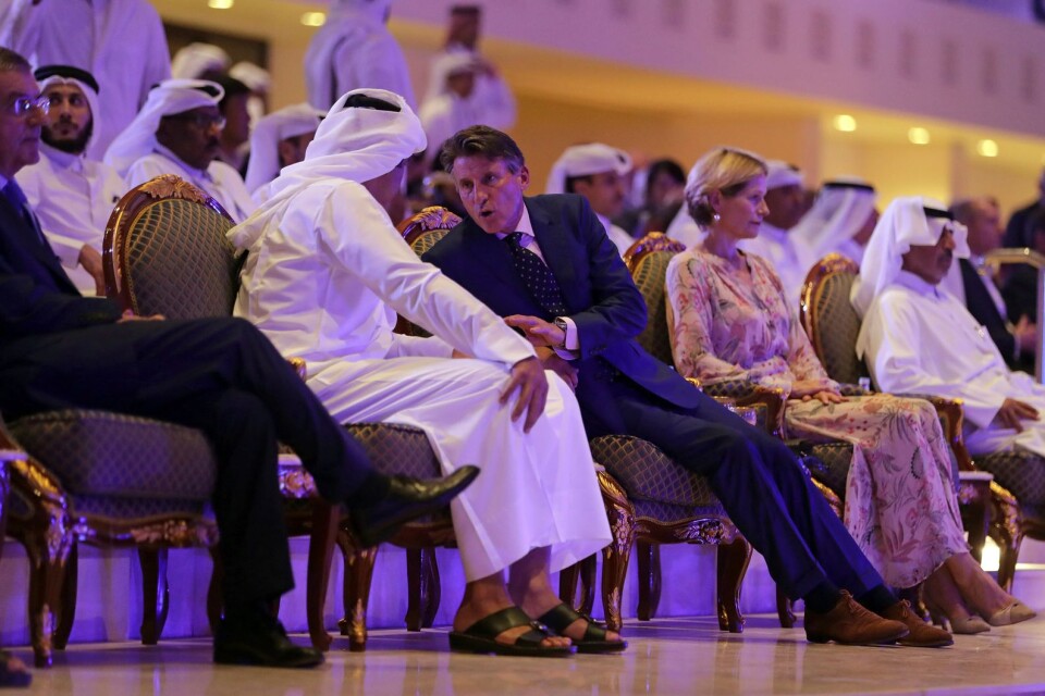 Qatars emir Sheikh Tamim bin Hamad Al Thani och IAAFs ordförande Sebastian Coe.