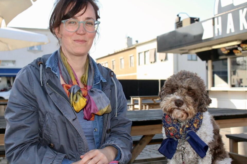 Anna Thoor och hunden Samba inväntade deltagarna på Borgholms torg.
