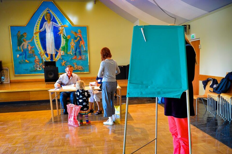 Valdeltagandet är lågt i kyrkovalet. Här röstar medlemmar i Stockholm 2013.
