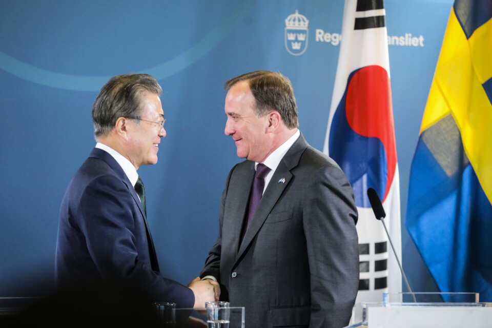 Sydkoreas president Moon Jae-In besökte Stockholm och statsminister Stefan Löfven (S) i juni i år. Nu ska de mötas igen, i Seoul. Arkivbild.