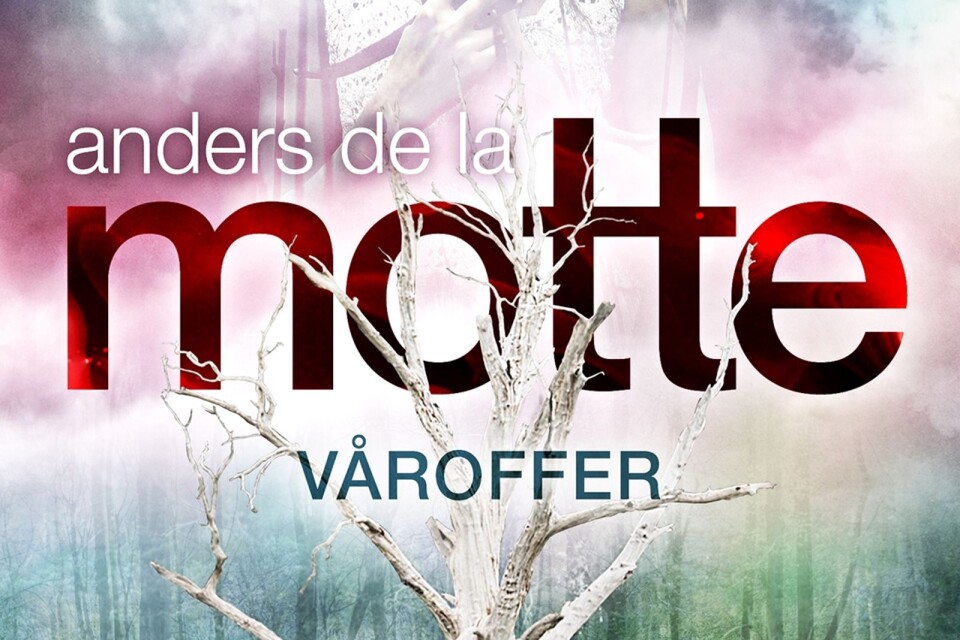 Anders de la Motte är en författare som gått mig förbi. Här kommer den sista fristående delen i hans hyllade årstidskvartett. Den tar avstamp Valborgsnatten 1986 då en flicka mördas vid ett skånskt slott.