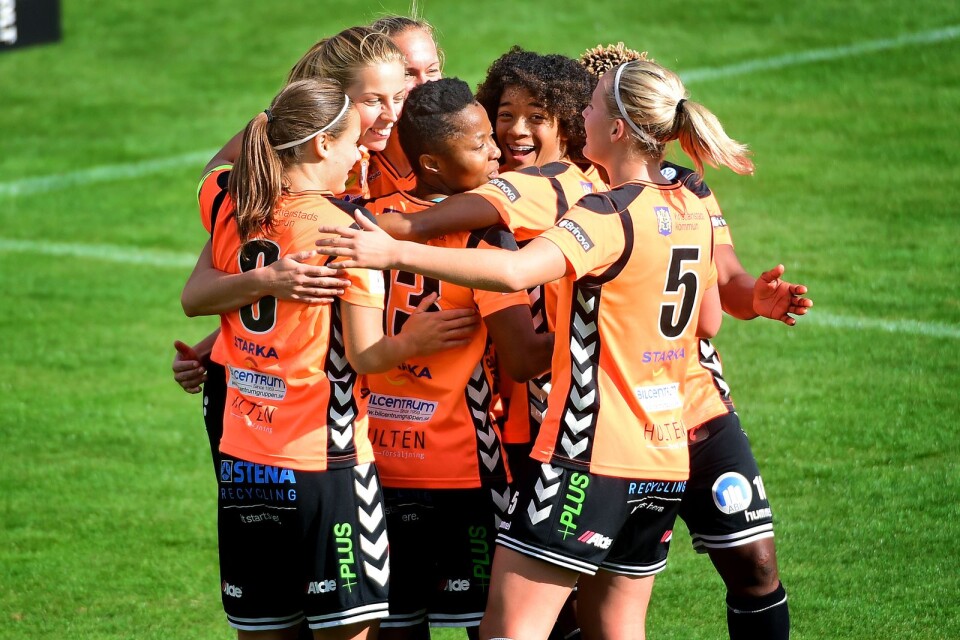 فريق النساء لكرة القدم KDFF  حصل على ميدالية في مسابقة الدوري العام السويدي عام ٢٠١٨، وفي هذا العام قد يحصلون على الذهبية.