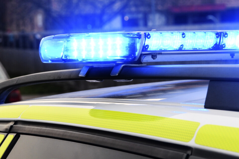 En man misstänks för flera brott efter en dramatisk biljakt nära Strängnäs under natten till söndagen. Arkivbild.