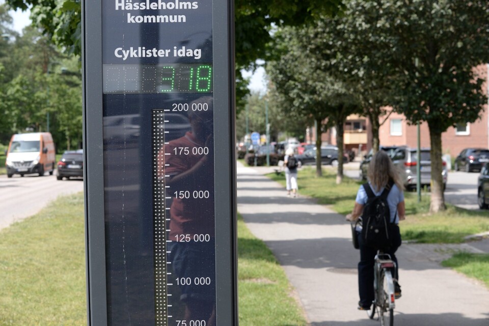 Första cykelbarometern i Hässleholm är på plats invid Tredje Avenyen.Foto: Robert Rolf