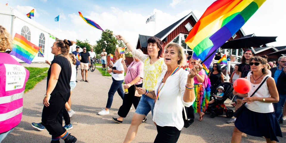 Pridefestivalen manifesterar allas rätt att älska och få bli älskade för vem man är oavsett könstillhörighet eller sexualitet, skriver Anna-Karin Sellberg, Nya Ulricehamn, och Amanda Paasikivi, Vänsterpartiet tillsammans. Bilden är från Pride i Ulricehamn 2019.