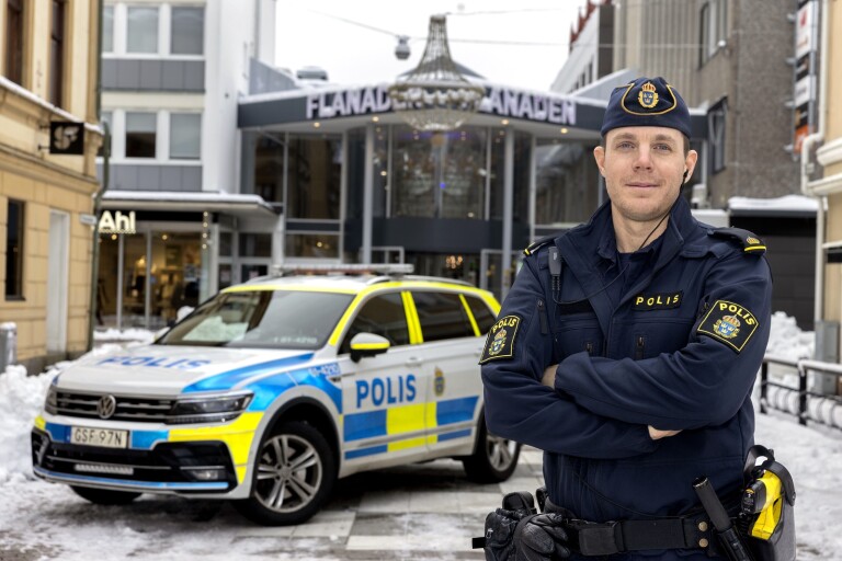 Polisen Markus, 35: ”Ett jobb det är lätt att ha åsikter om”