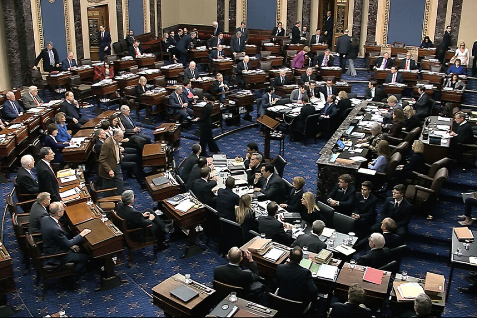 Den amerikanska senaten röstar nej till att tillåta vittnen.