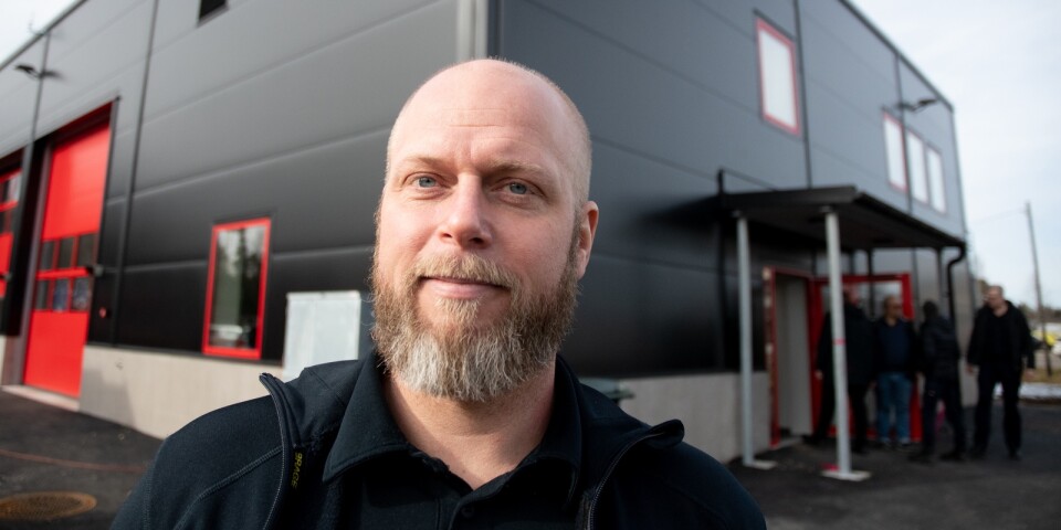 TV: Häng med in i Vislandas nya brandstation – deltidsbrandmannen Christian visar runt