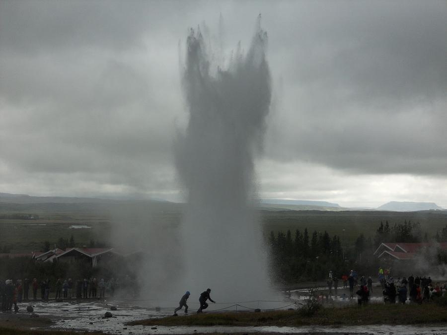 Strokkur geyser in action. Tommy Henriksson tog bilden när han besökte Island.