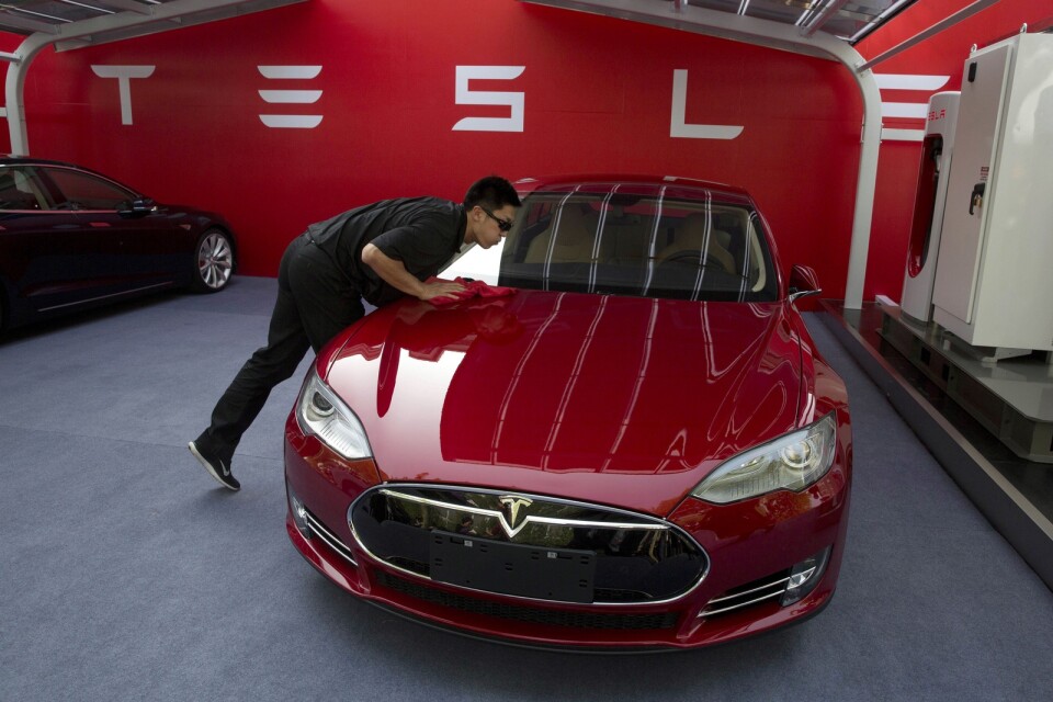 En Tesla Model S i en arkivbild från 2014.