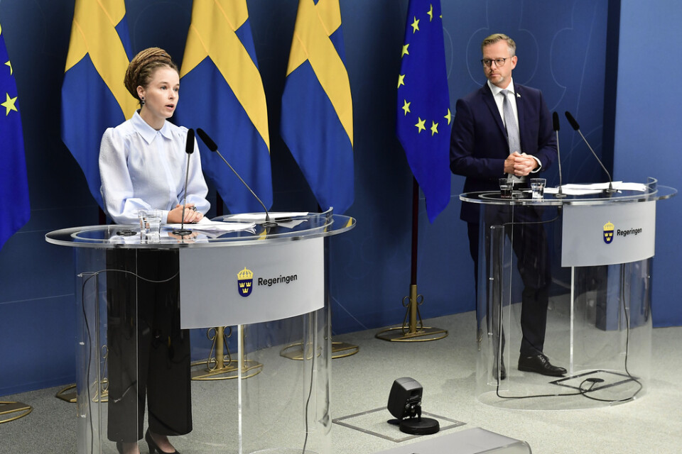 Amanda Lind (MP), kultur och demokratiminister, och Mikael Damberg (S), inrikesminister, har i dag en pressträff.