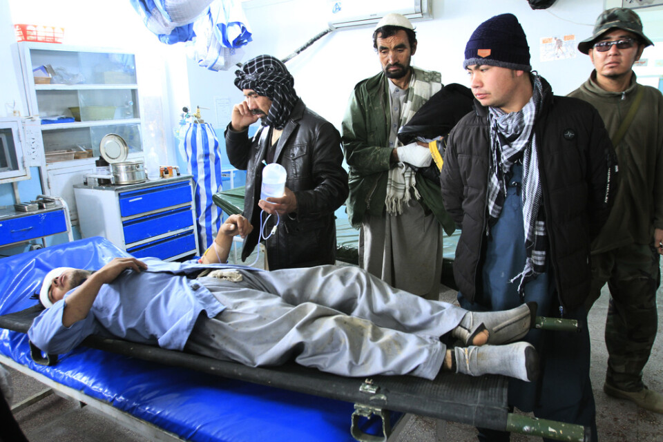 En man som skadades i explosionen i Ghazniprovinsen.
