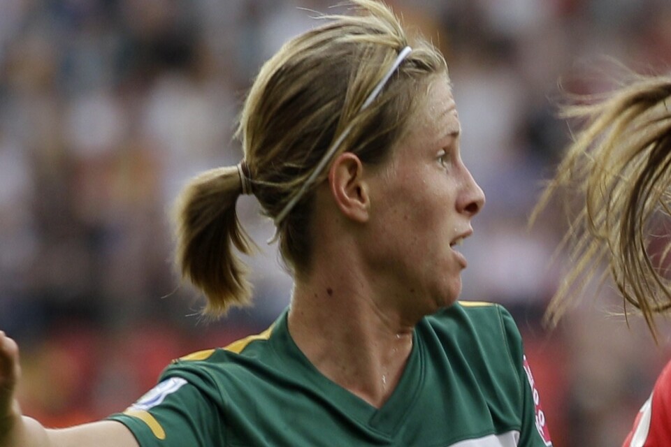 Elise Kellond-Knight i en VM-match för Australien. Nu blir det inget mer spel i år då Kristianstadsmittfältaren skadat knät. Arkivbild.