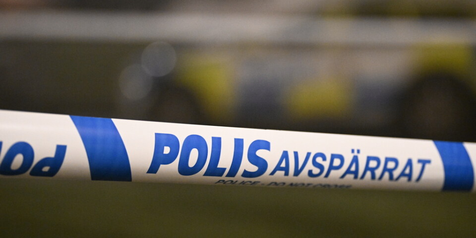 Polis i Jönköping larmades tidigt på fredagsmorgonen efter höga smällar hörts. Arkivbild.