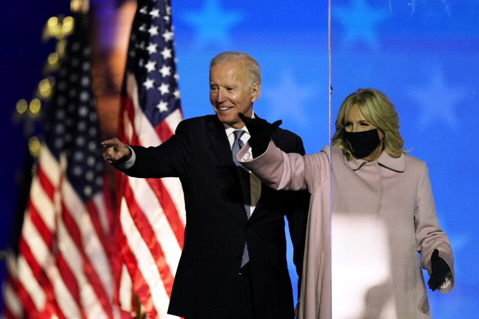 Den demokratiske valvinnaren och blivande presidenten Joe Biden och hans hustru Jill. Fotot togs på valdagen den 3 november i parets hemstat Delaware.