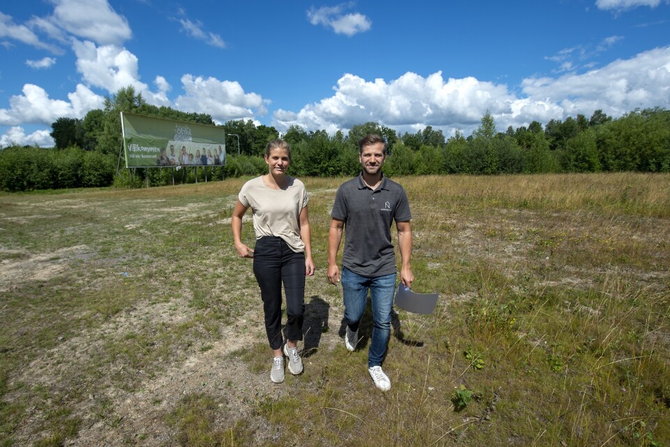 Nordiska Rum i Broby har köpt in tomten bredvid. Sandra och Gordon Liljegren vill gärna  att fler företag hyr in sig.
