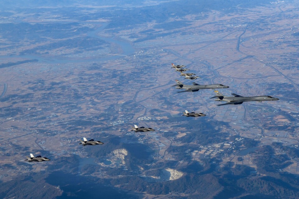 Amerikanska och sydkoreanska stridsflygplan från en övning i lördags.