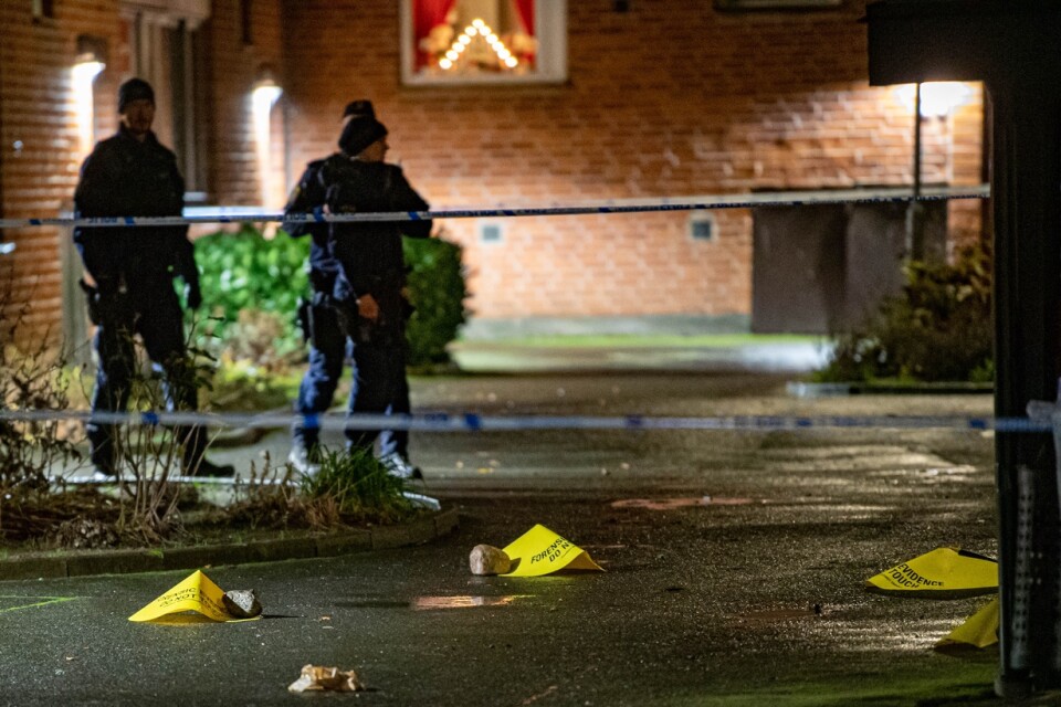 At about 4 pm last Sunday a man in his 30s was stabbed with a sharp object out of doors at Göingegatan.