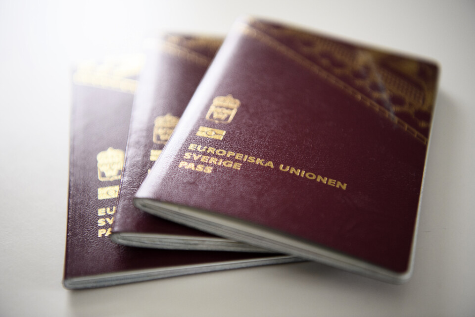 Mängder av svenskar har fått vänta i månader för att kunna få nytt pass. Arkivbild.