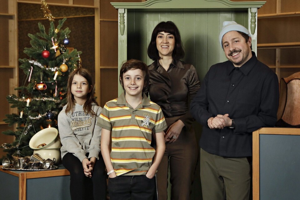 Familjen Knyckertz spelas av David Sundin (pappa Bove), Gizem Erdogan (mamma Fia) och barnen Ture och Kriminellen spelas av Axel Adelöw och Paloma Grandin.
