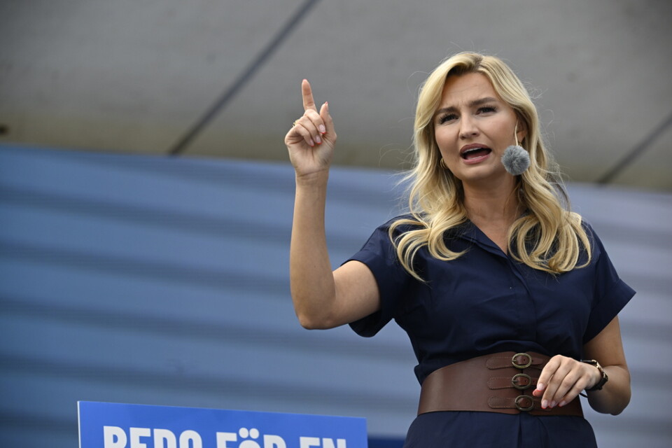 Kristdemokraternas partiledare Ebba Busch (KD) håller tal under Almedalsveckan.