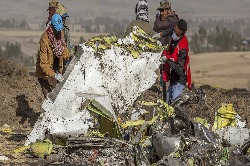 Räddningsarbetare vid platsen för Ethiopian Airlines-haveriet. Arkivbild.