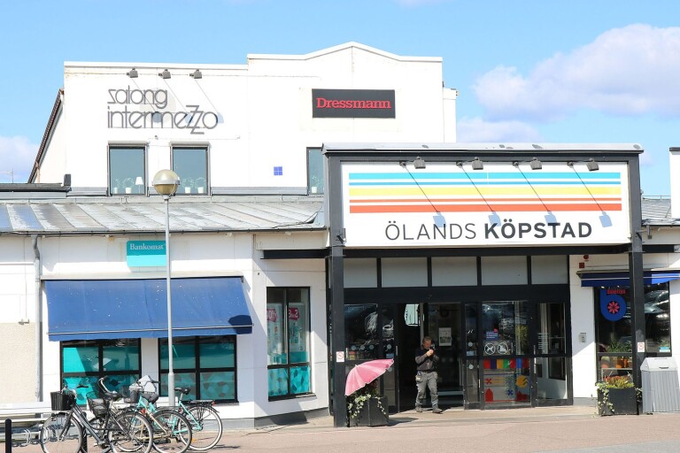 Räddningstjänsten ryckte ut: Vattenskada vid Ölands köpstad