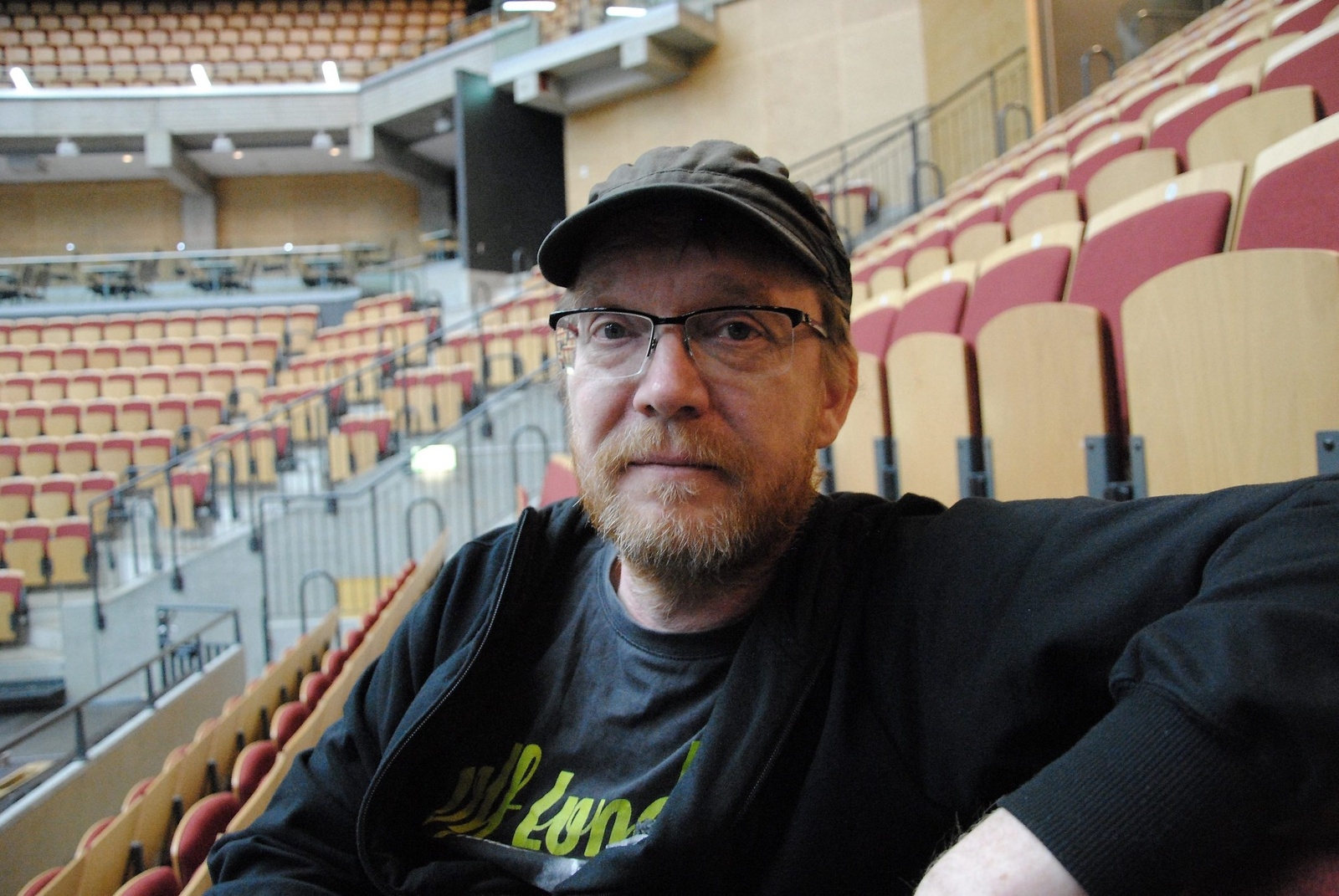Alexander Öberg är musikalmakare och regissör.