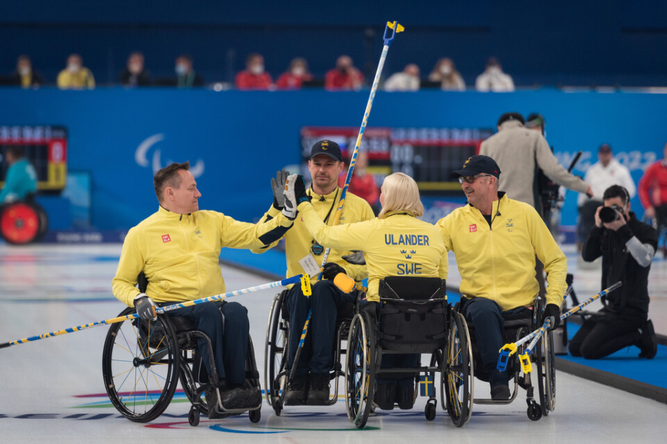 Lag Petersson-Dahl har nu fyra segrar och en förlust i Paralympics.
