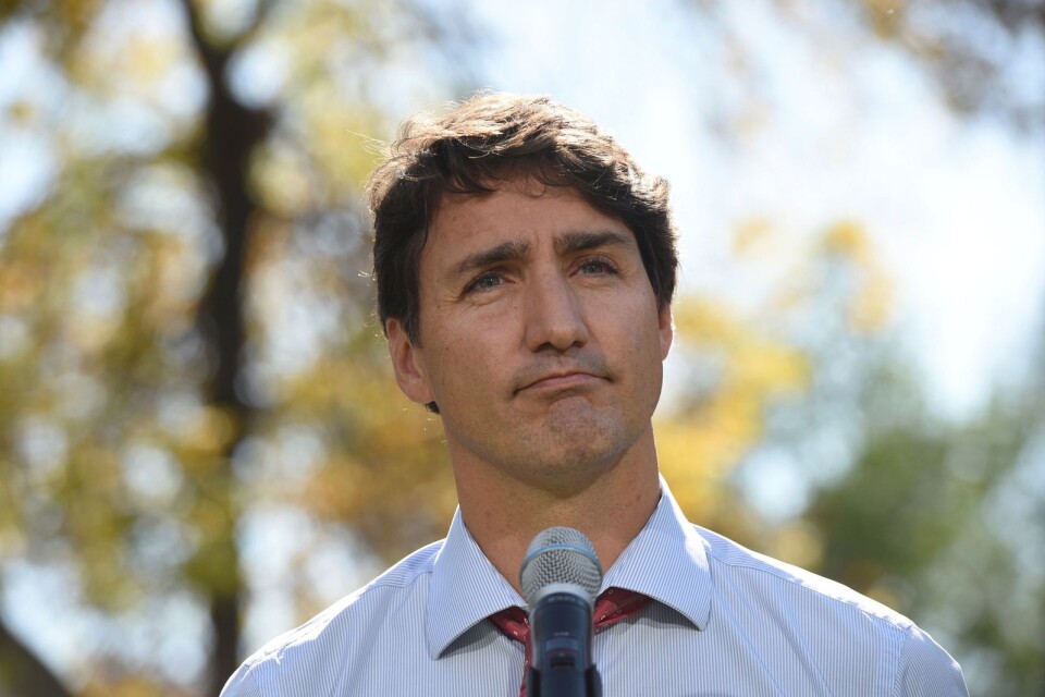 Valrörelsen i Kanada tog en oväntad vändning när gamla foton på premiärministern imålad med blackface läcktes ut till media.