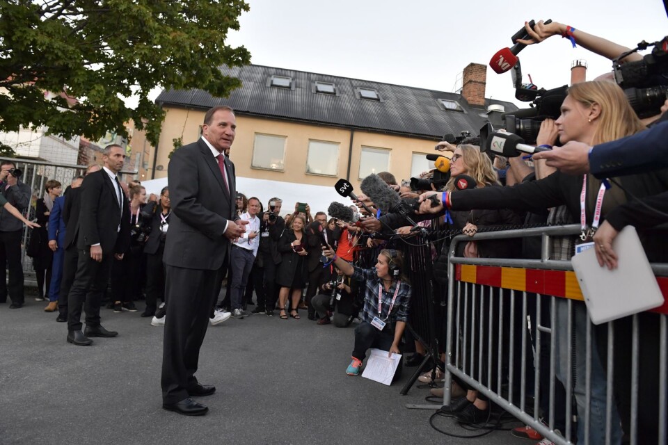 Statsminister Stefan Löfven anländer till Socialdemokraternas valvaka på Färgfabriken i Stockholm.