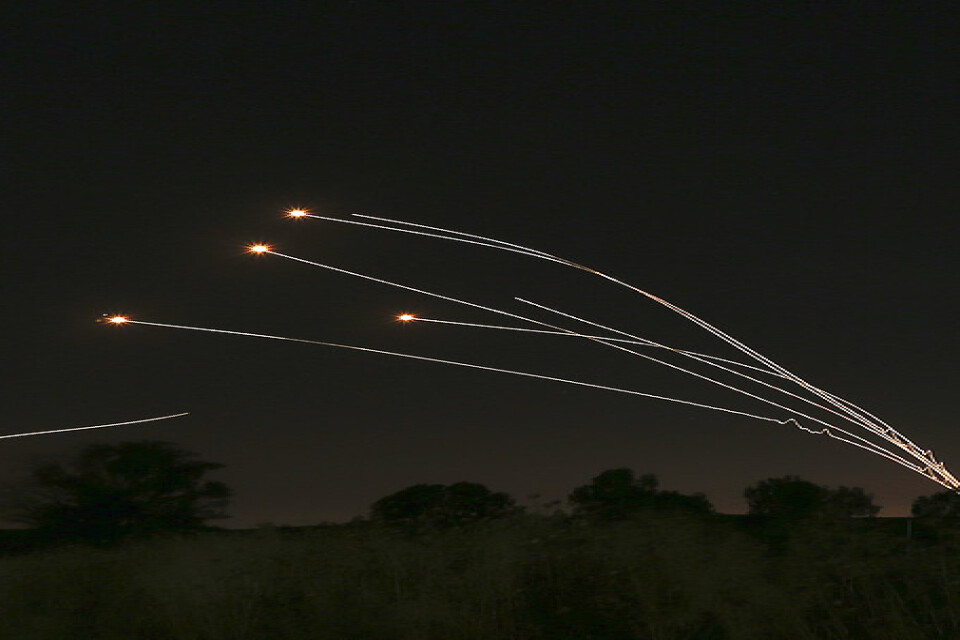Det israeliska luftvärnssystemet Iron Dome attackerar palestinska raketer under en stridshandling i maj. Arkivbild.