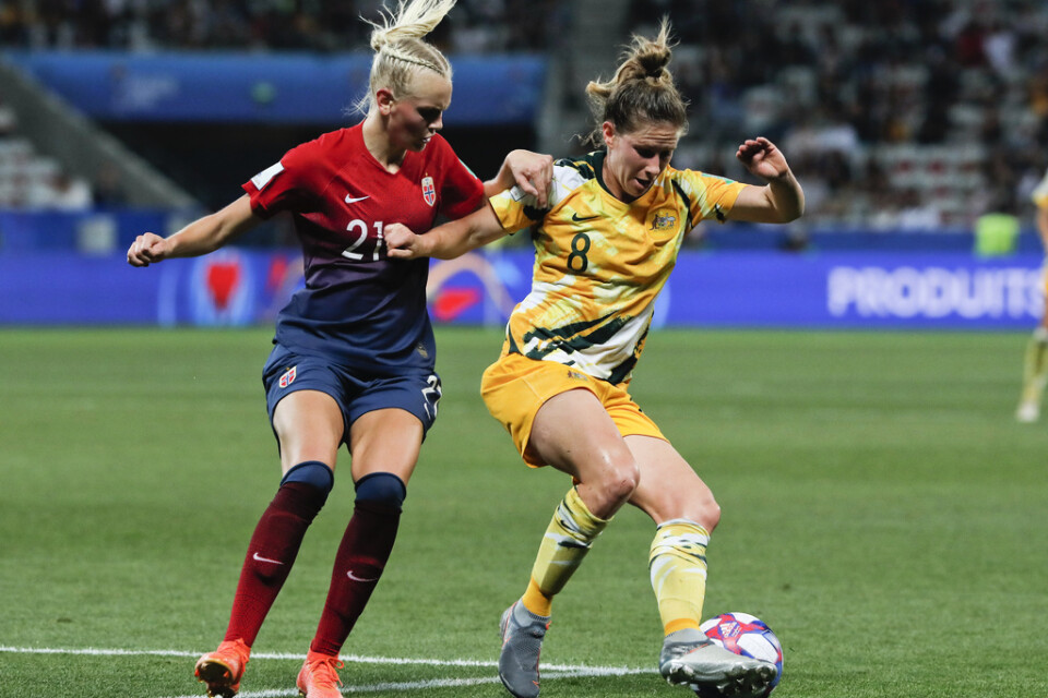 Elise Kellond-Knight, till höger, under fotbolls-VM 2019. Arkivbild.