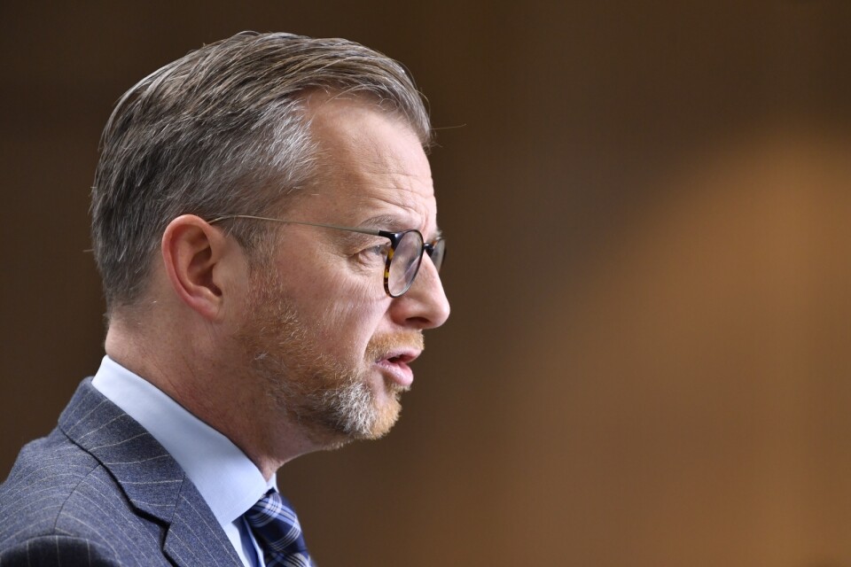 Inrikesminister Mikael Damberg (S) meddelar att Sverige stoppar resor från flera länder. Arkivbild.