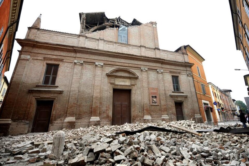 Kyrkan raserades i skalvet.