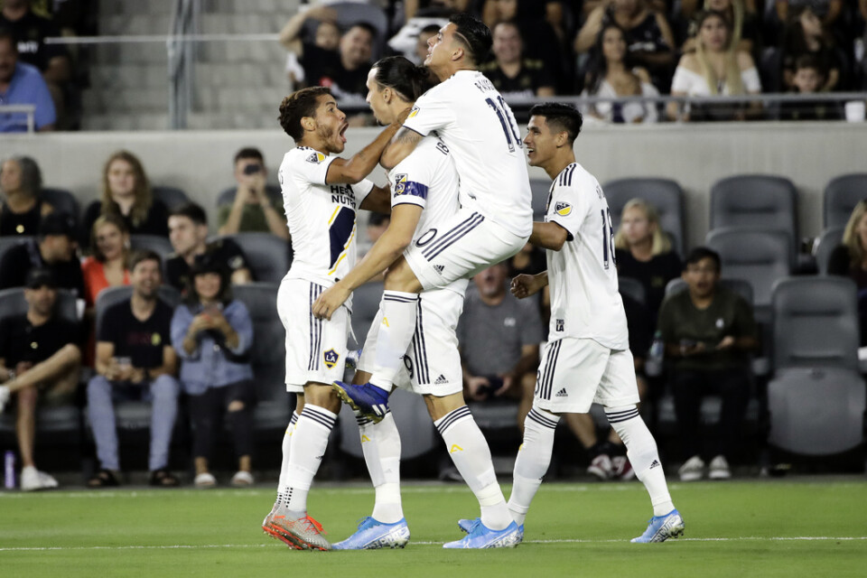 Los Angeles Galaxy firar ett av Zlatan Ibrahimovics 30 mål under grundserien, mot LAFC.
