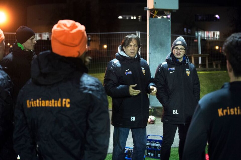 Kristianstad FC:s sportchef Serdar Dayat får nu även agera tränare.