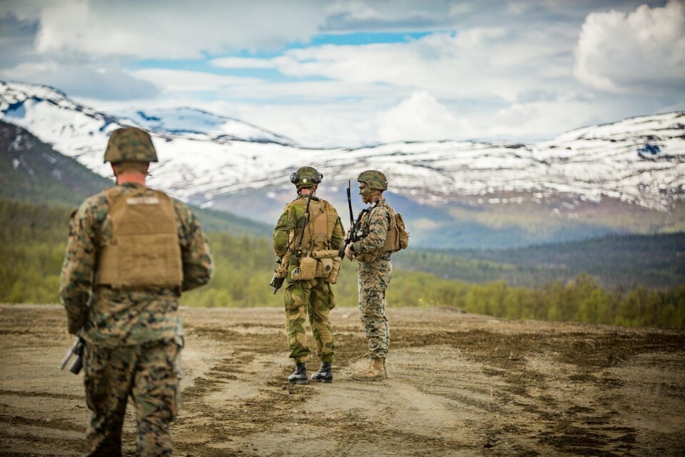Norska soldater övar med amerikanska kollegor.