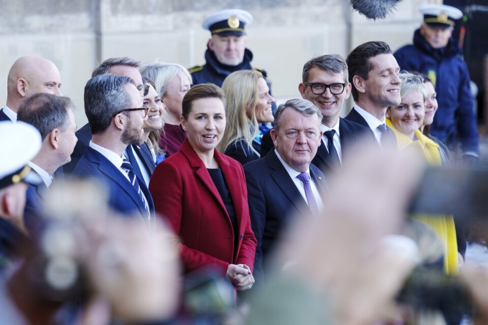 Tre danska partiledare och ministrar – statsminister Mette Frederiksen i mitten.