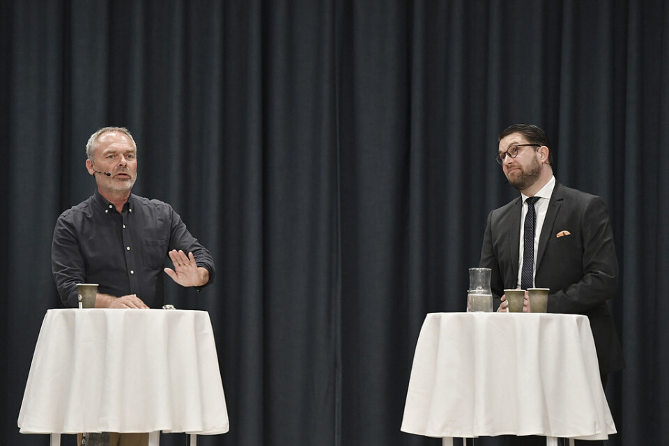 Liberalernas partiledare Jan Björklund och Sverigedemokraternas partiledare Jimmie Åkesson i EU-debatt i Alviks kulturhus på onsdagen.
