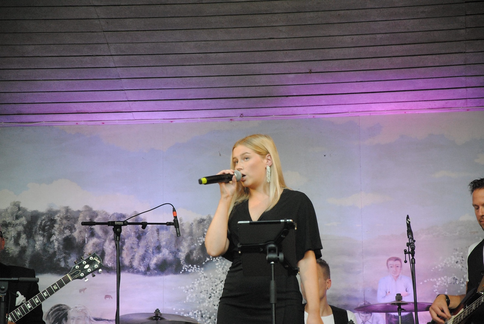 Madeleine Nilsson från Knislinge förstärkte också kören och framförde bland annat Open your heart. FOTO: SUSANNE GÄRE