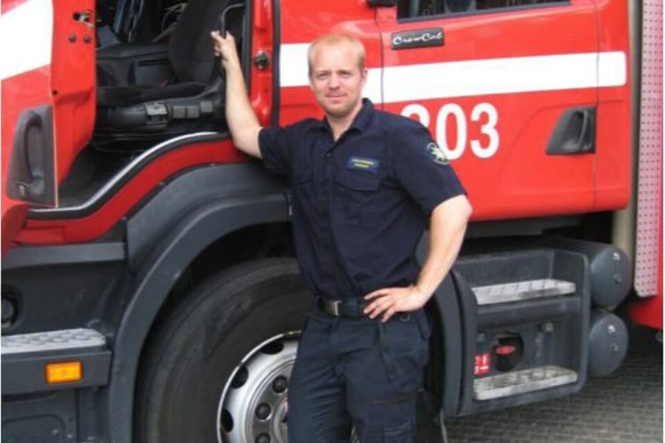 Efter militärtjänstgöringen började Lukas en tvåårig utbildning till brandman