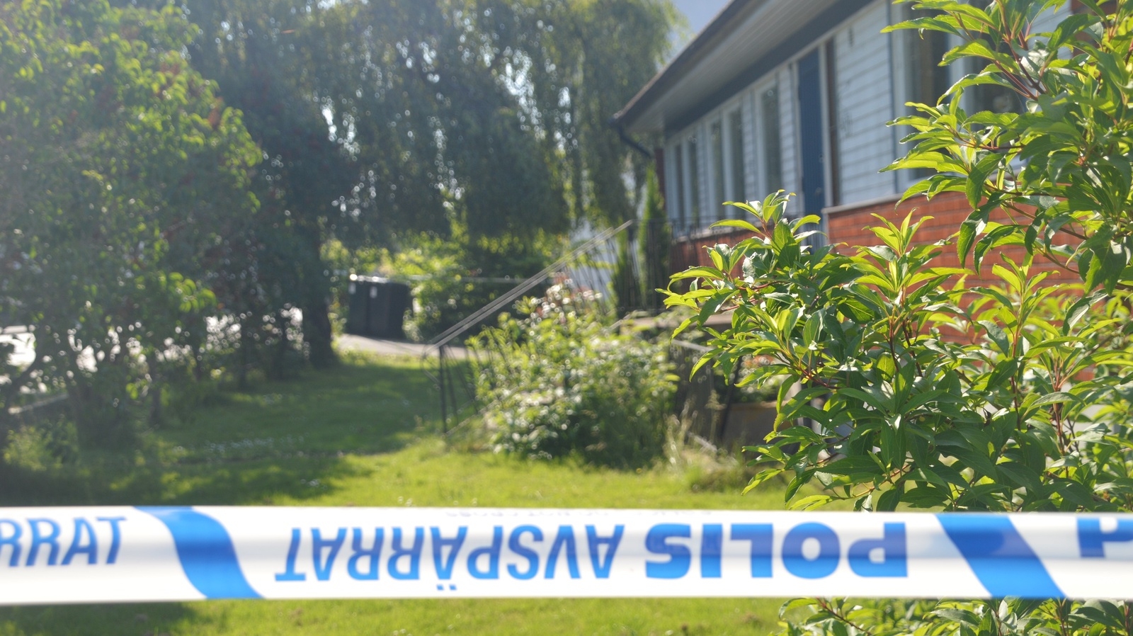 Polisen har spärrat av ett hus i centrala Hästveda.
