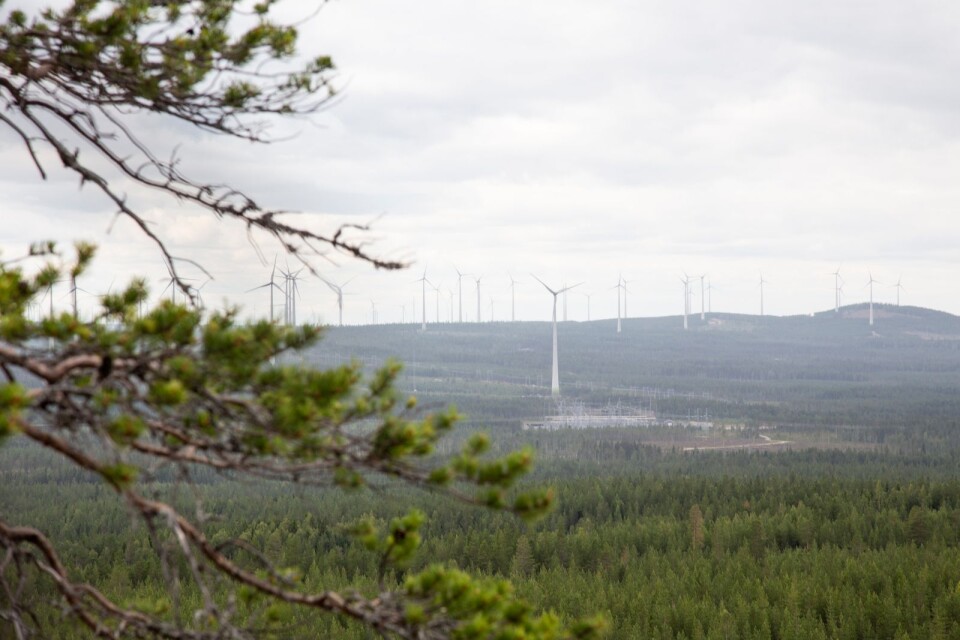 Det svenska elnätet räcker inte till för att överföra elen från norra till södra delen av landet.