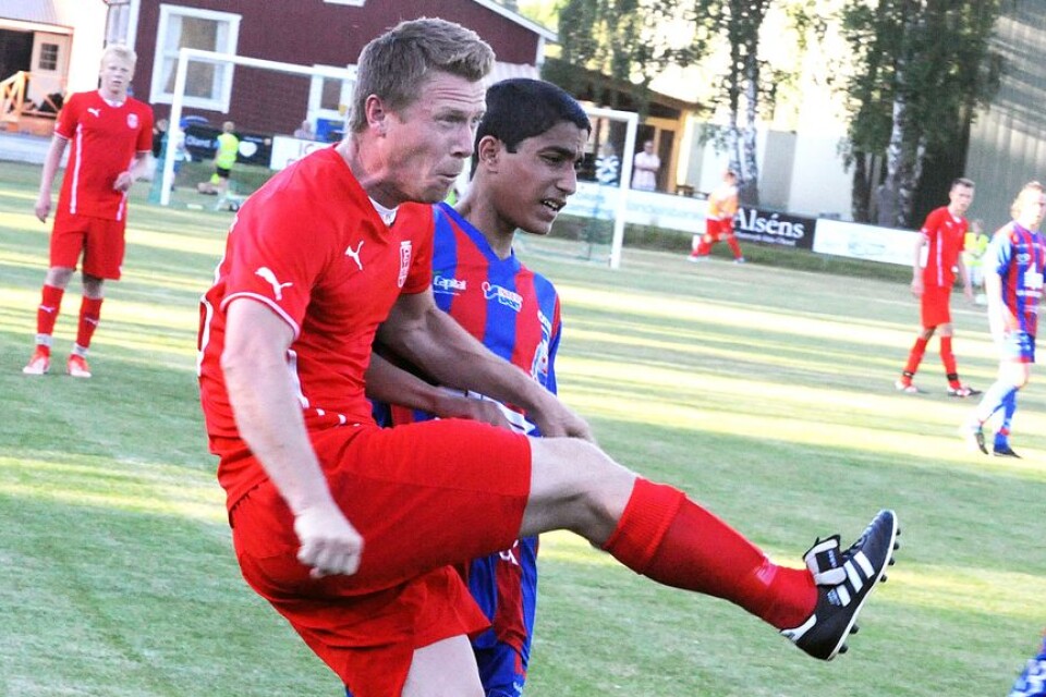 Ordföranden (och fotbollslegendaren) Lucas Nilsson anordnar landskamper ihop med Ekerum Resort.