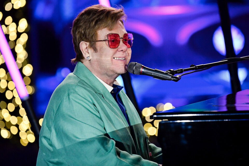 Elton John återupplivar sin farvälturné i slutet av mars. Arkivbild.