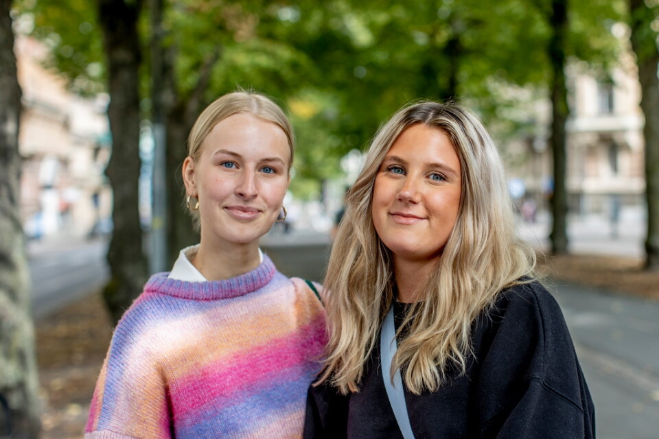 Anna Sofie Bach och Wilma Brunedal är båda förstagångsväljare i höstens val.